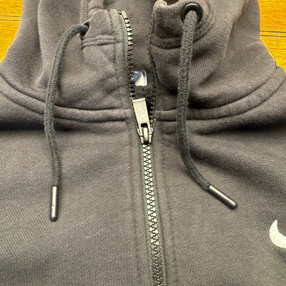 Nike Men Full Zip Hoodie Sweatshirt Charcoal Gray Embroidered Swoosh Size Medium